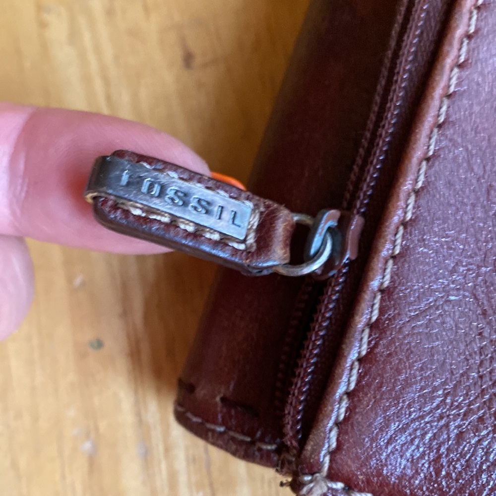 Fossil Wallet 8x4” In Good Condition, Pre-Owned - image 4